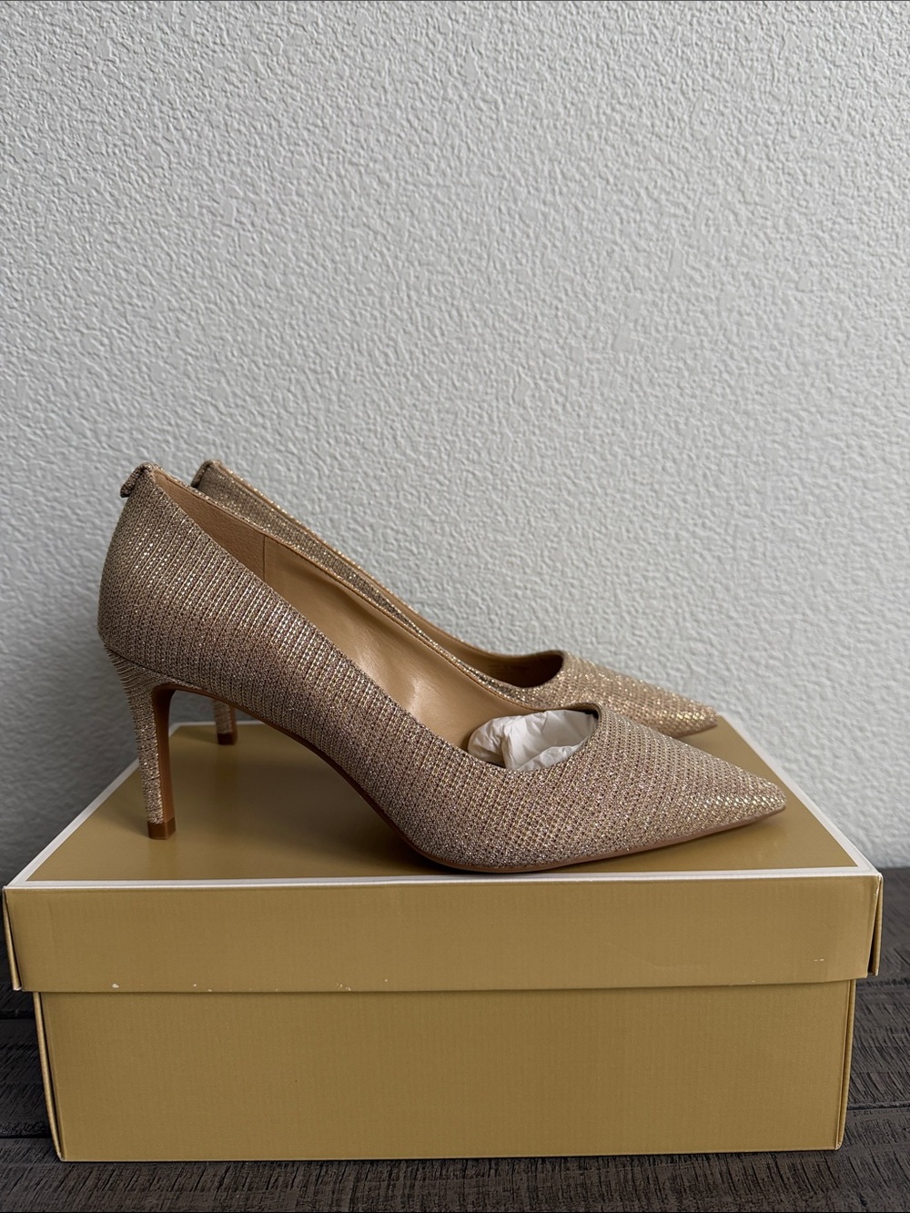MICHAEL Michael Kors Alina Flex Glitter Pointed Toe Pumps Gold Metallic NIB